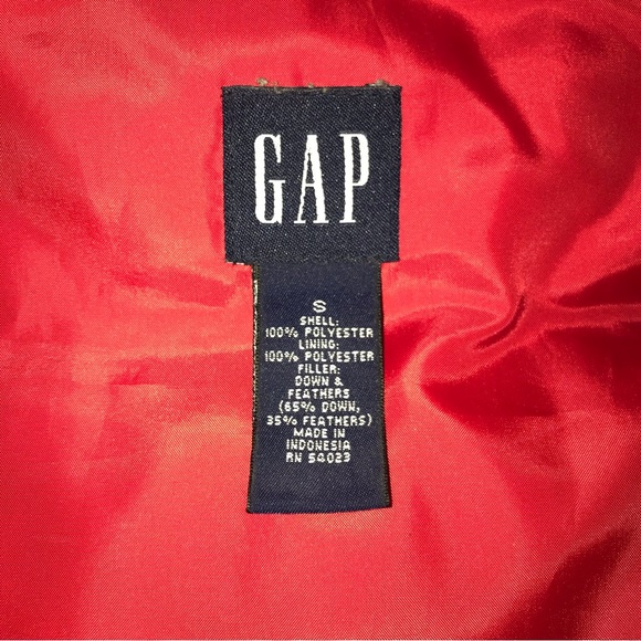 GAP "Premium" Down Red Winter Vest Y2K Super Rare Excellent Quality NEW - Picture 7 of 11